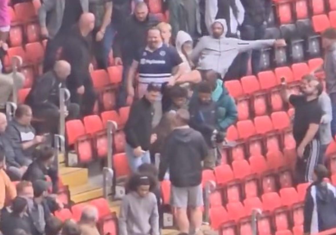 仅大摇大摆 仅大摇大摆