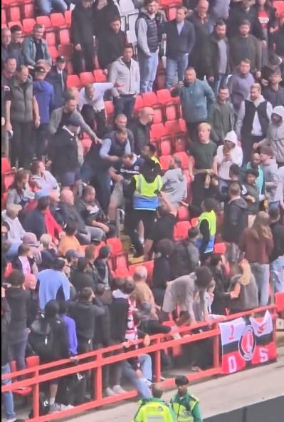 未能战胜过, 尔球迷则起, 主场看台 未能战胜过, 尔球迷则起, 主场看台