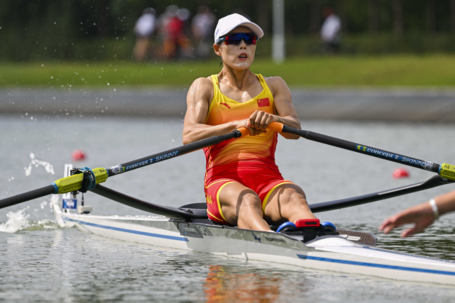 NVkUO, 上运动中心, om