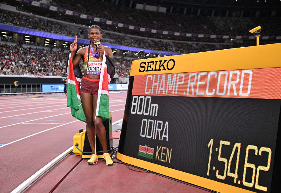 RyIW, 新华社记者, om RyIW, 新华社记者, om