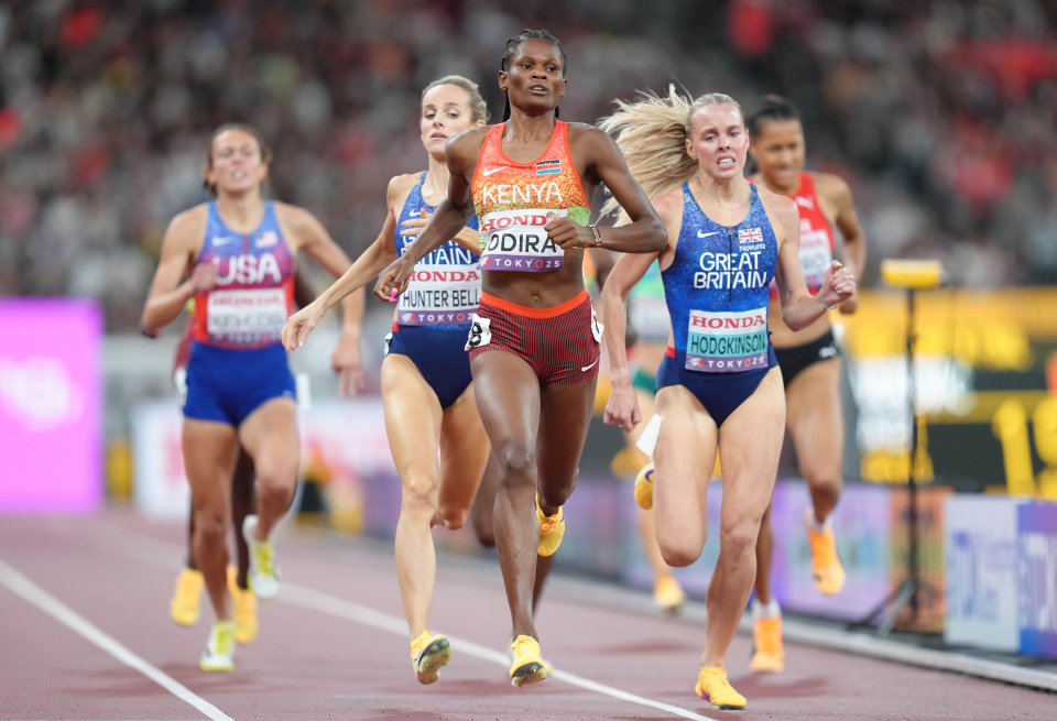 新华社记者, om 新华社记者, om