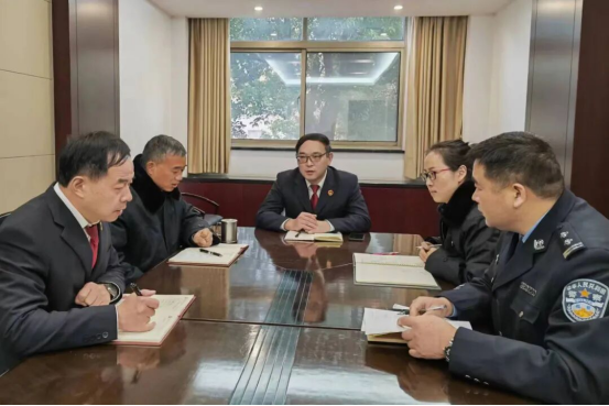 要的法律, 有界 要的法律, 有界