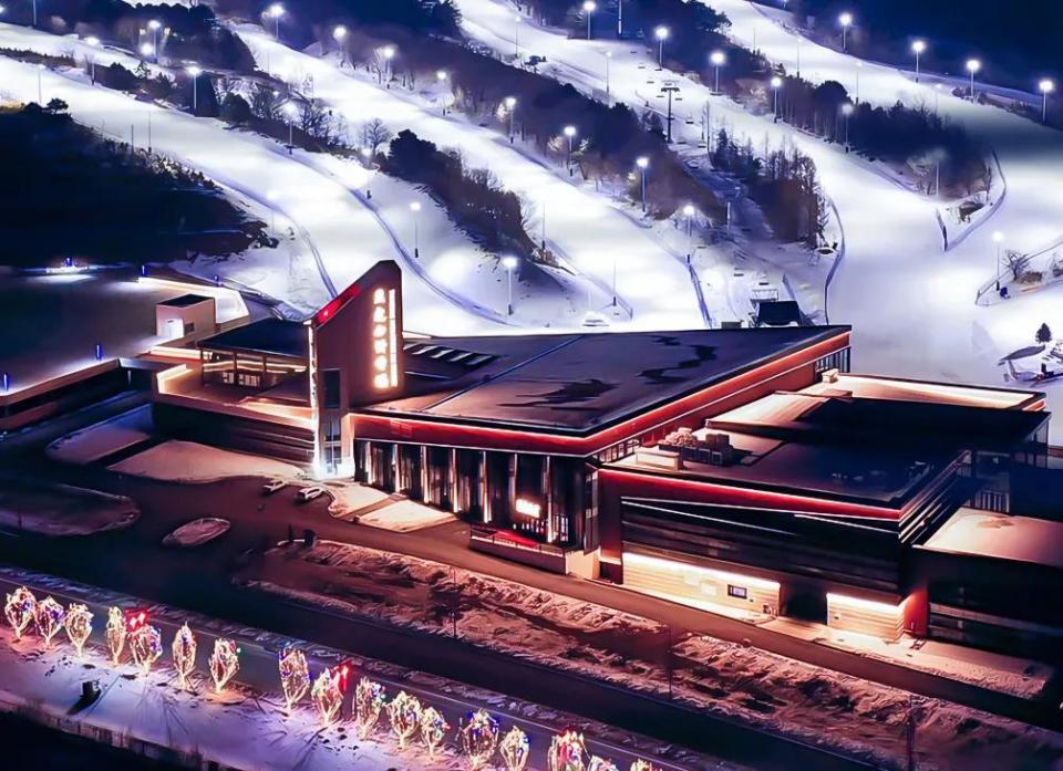 为新雪季游, 莲花山滑雪, lF 为新雪季游, 莲花山滑雪, lF