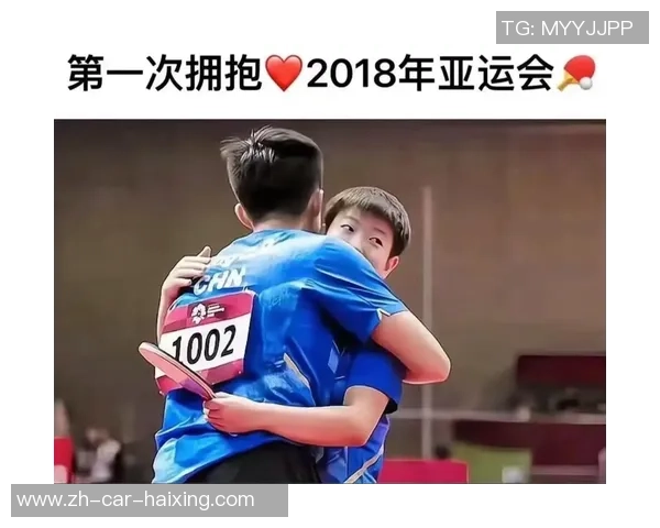 混双颁奖！莎头夺亚军超高兴，莎莎与张怡宁趣味洽谈，合影太暖心